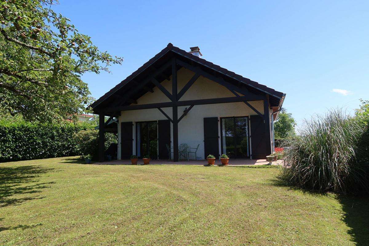 Maison à MISEREY-SALINES