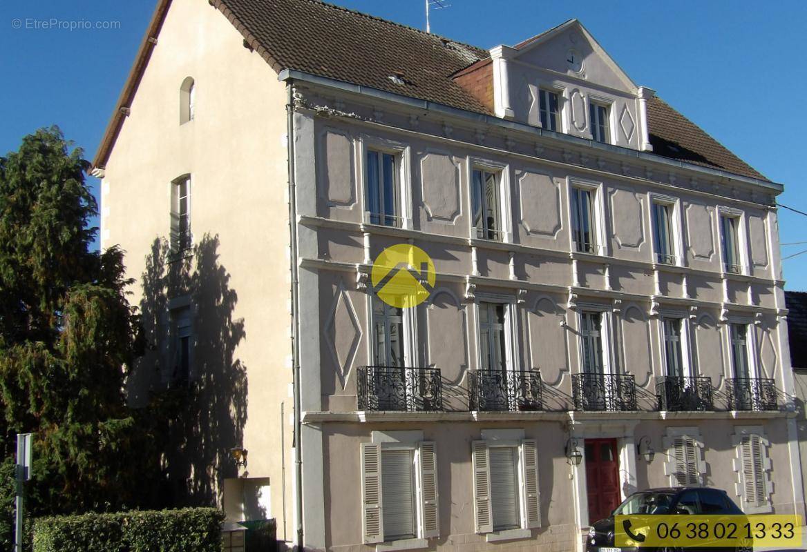 Appartement à NERIS-LES-BAINS