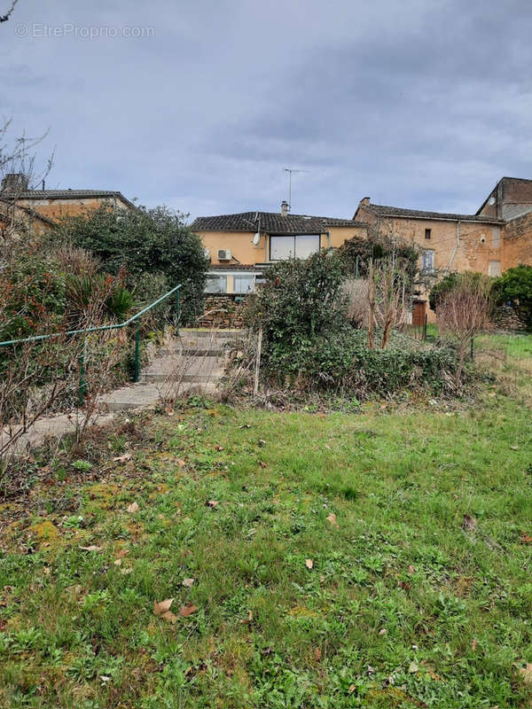 Maison à LACAPELLE-BIRON