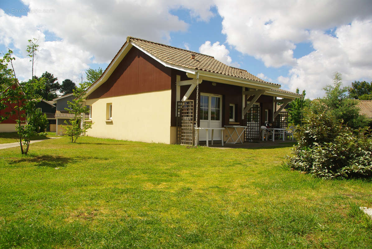 Maison à ARES