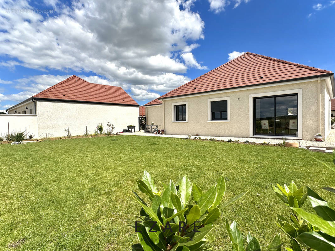 Maison à BRETENIERE