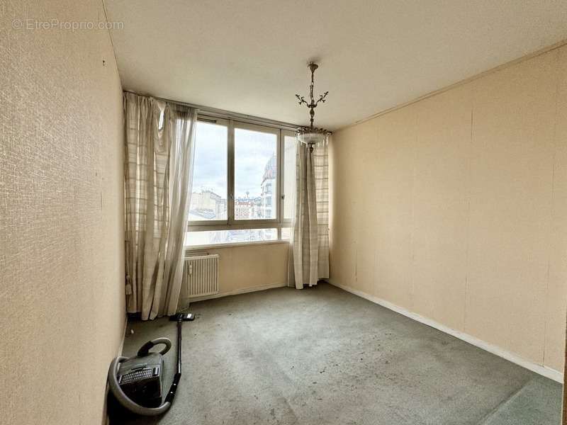 Appartement à AUBERVILLIERS