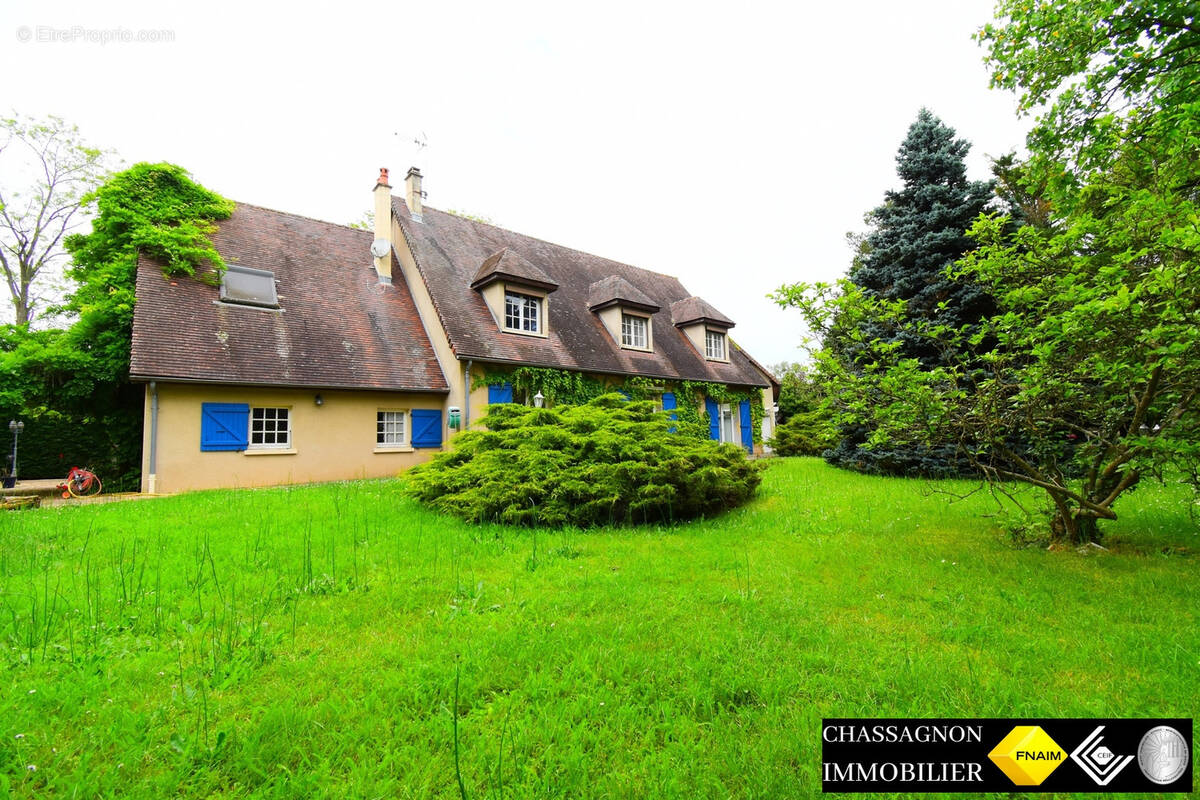 Maison à YZEURE