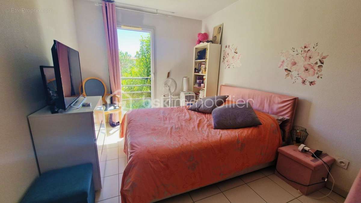 Appartement à ROQUEBRUNE-SUR-ARGENS