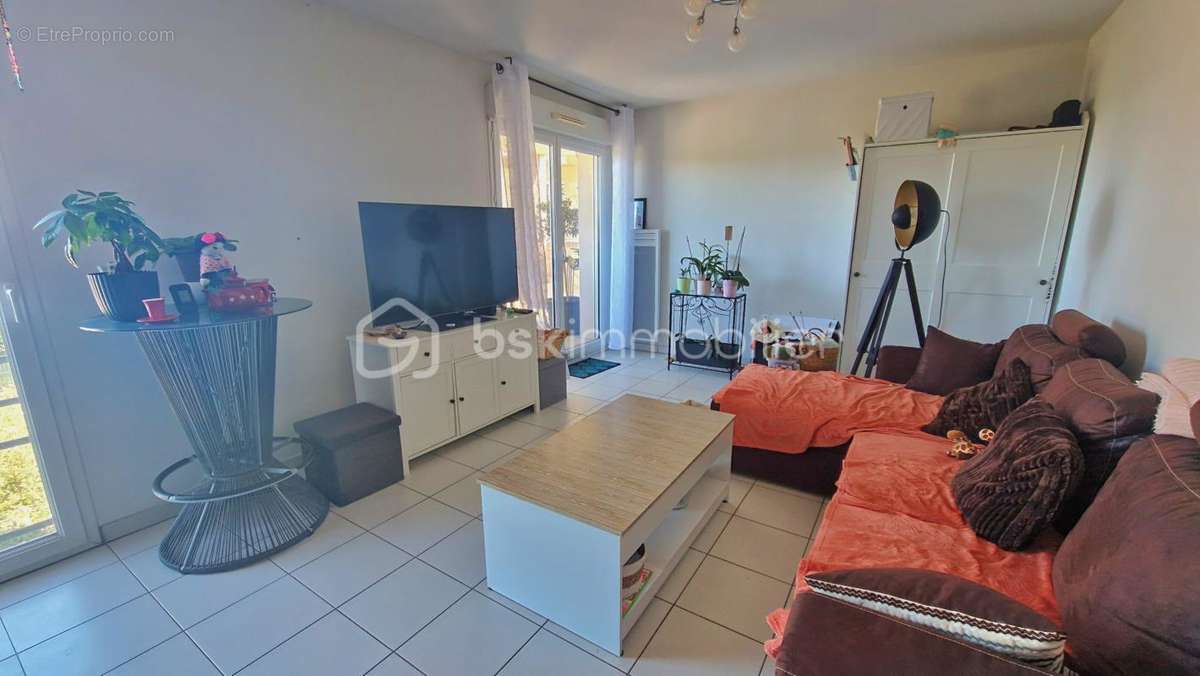 Appartement à ROQUEBRUNE-SUR-ARGENS