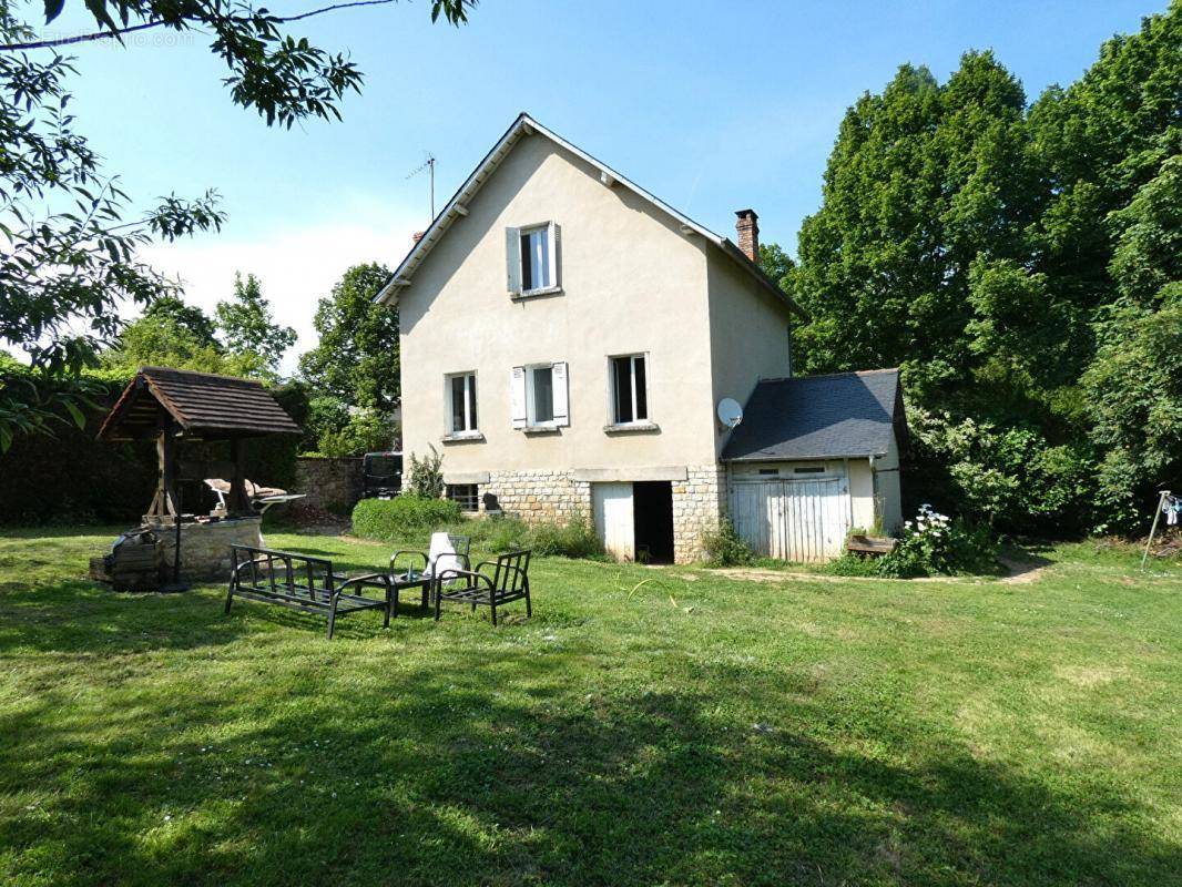 Maison à HAUTEFORT