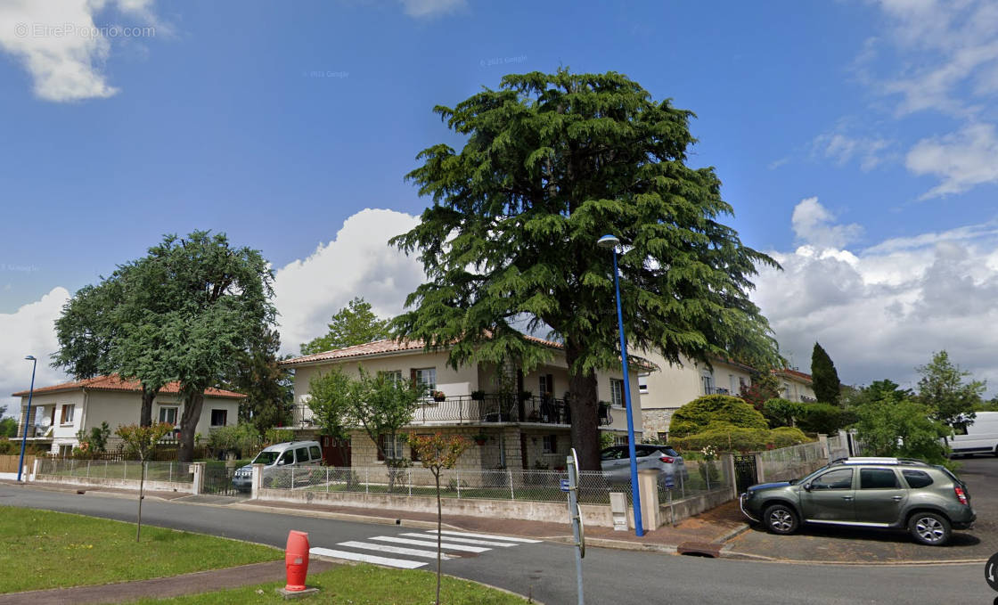 Maison à LA ROCHE-CHALAIS