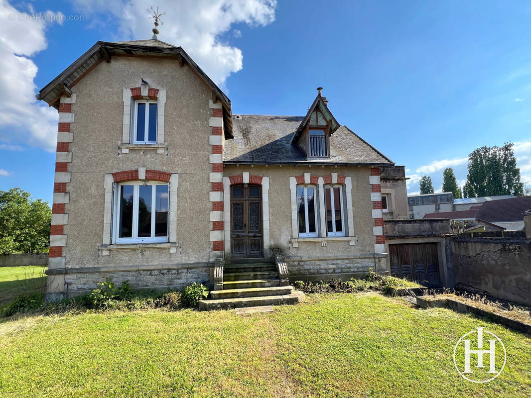 Maison à CHARENTON-DU-CHER