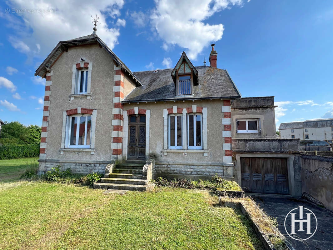 Maison à CHARENTON-DU-CHER