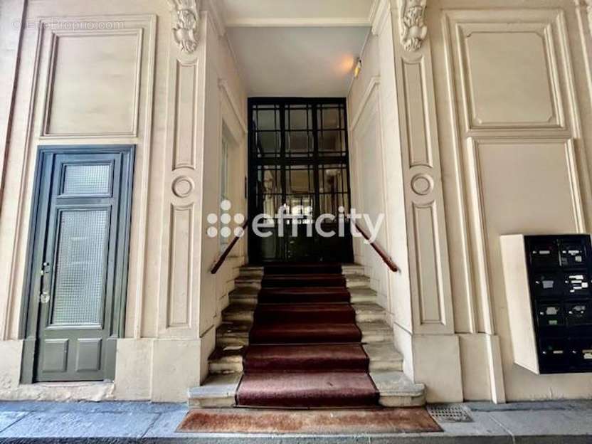 Appartement à PARIS-10E