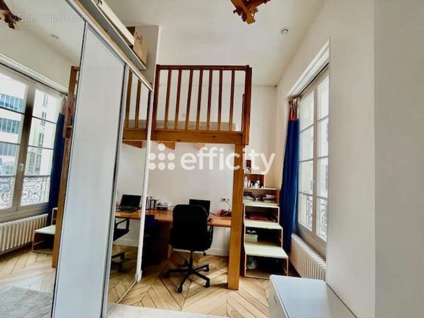 Appartement à PARIS-10E