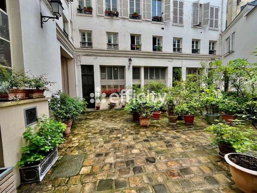 Appartement à PARIS-10E