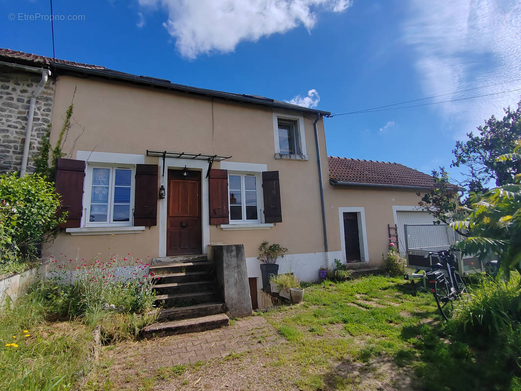 Maison à AUNAY-EN-BAZOIS