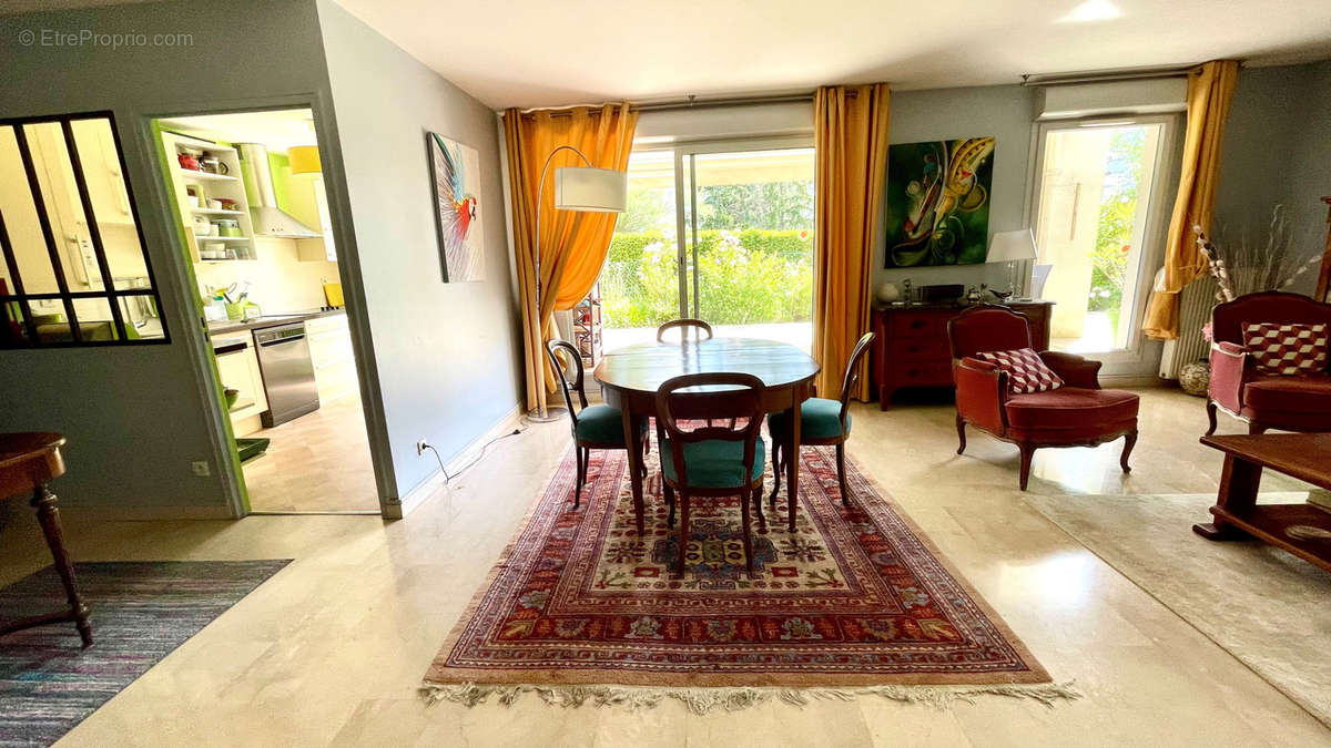 Appartement à SAINTE-FOY-LES-LYON