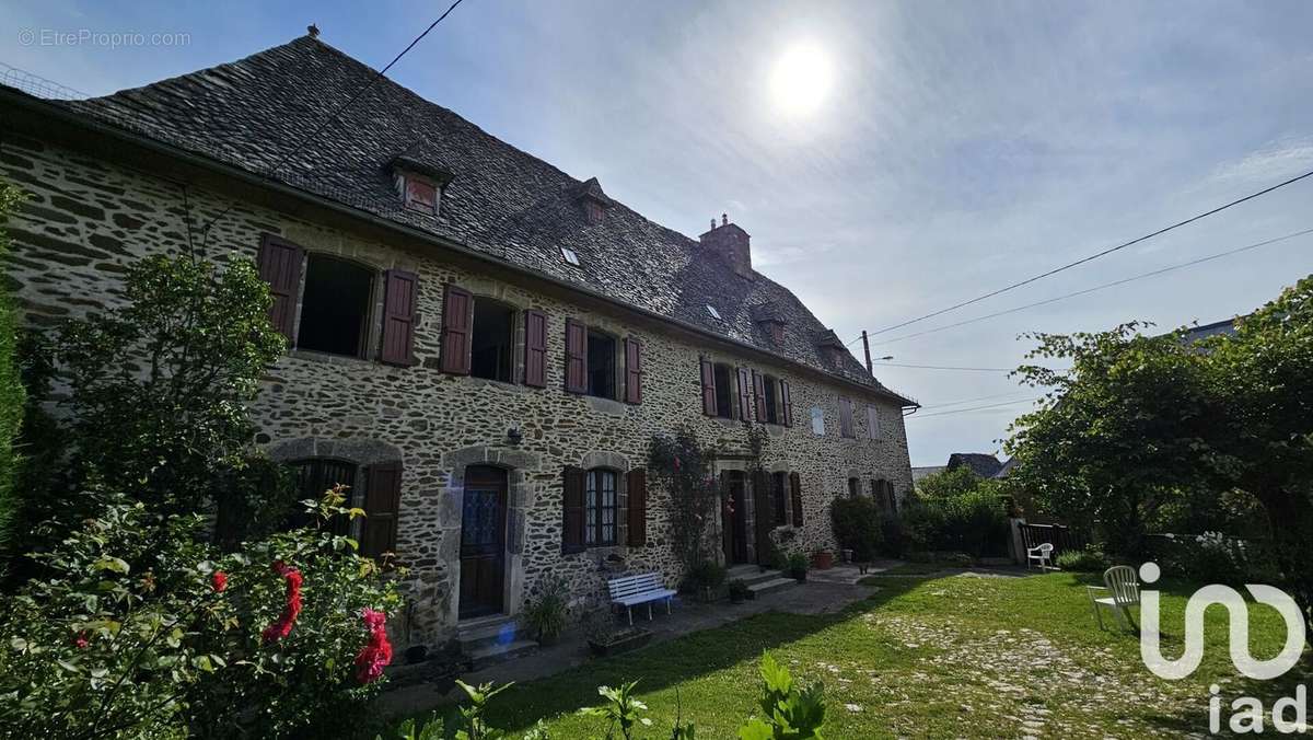 Photo 2 - Maison à ROANNES-SAINT-MARY