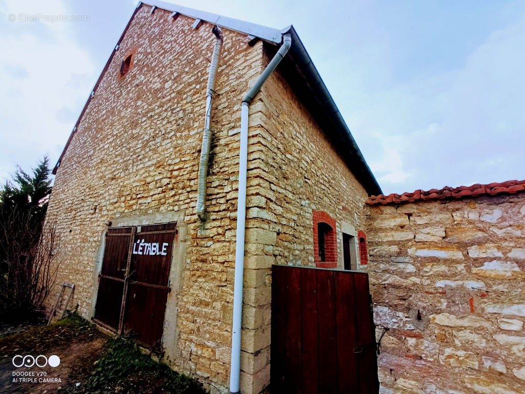 Maison à MIREBEAU-SUR-BEZE