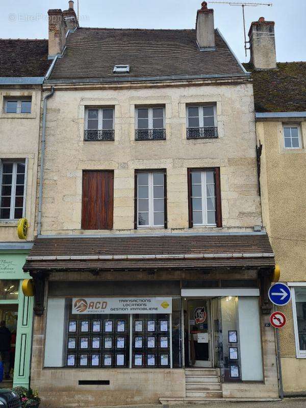 Maison à MIREBEAU-SUR-BEZE