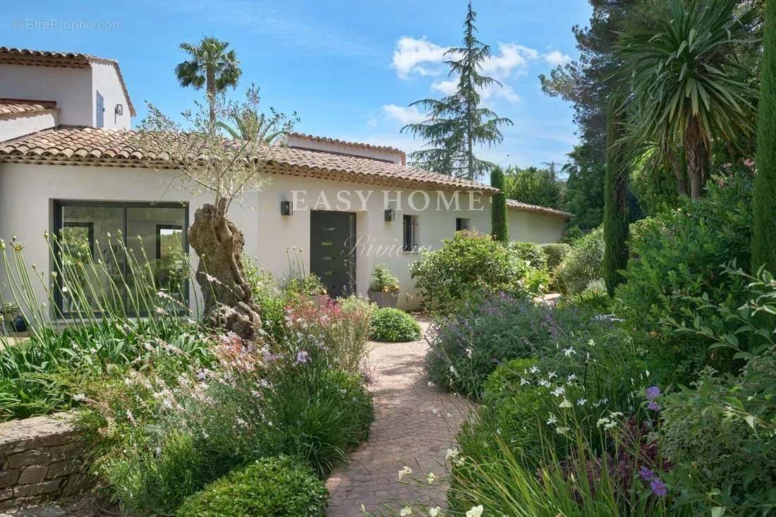 Maison à MOUGINS