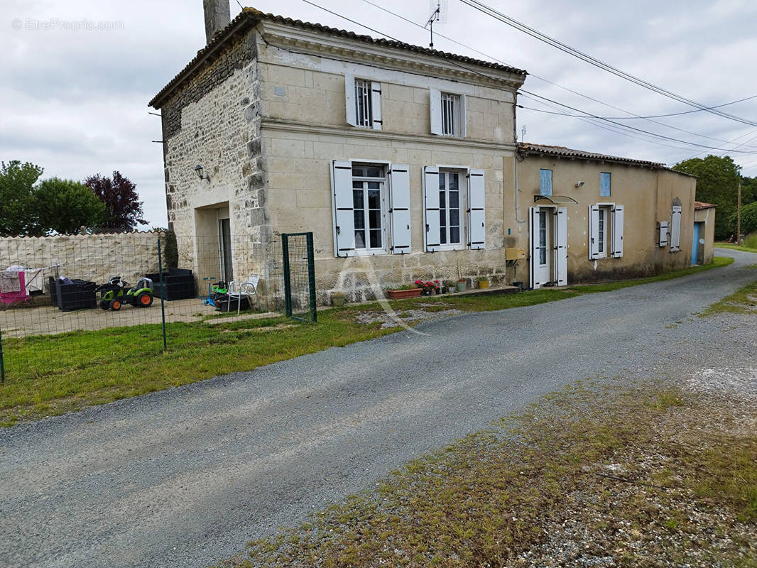 Maison à GEMOZAC