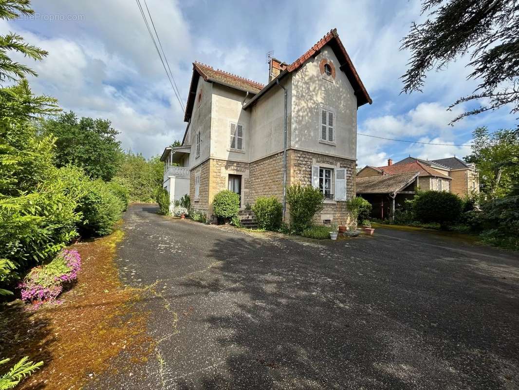 Maison à LA CHAPELLE-DE-GUINCHAY