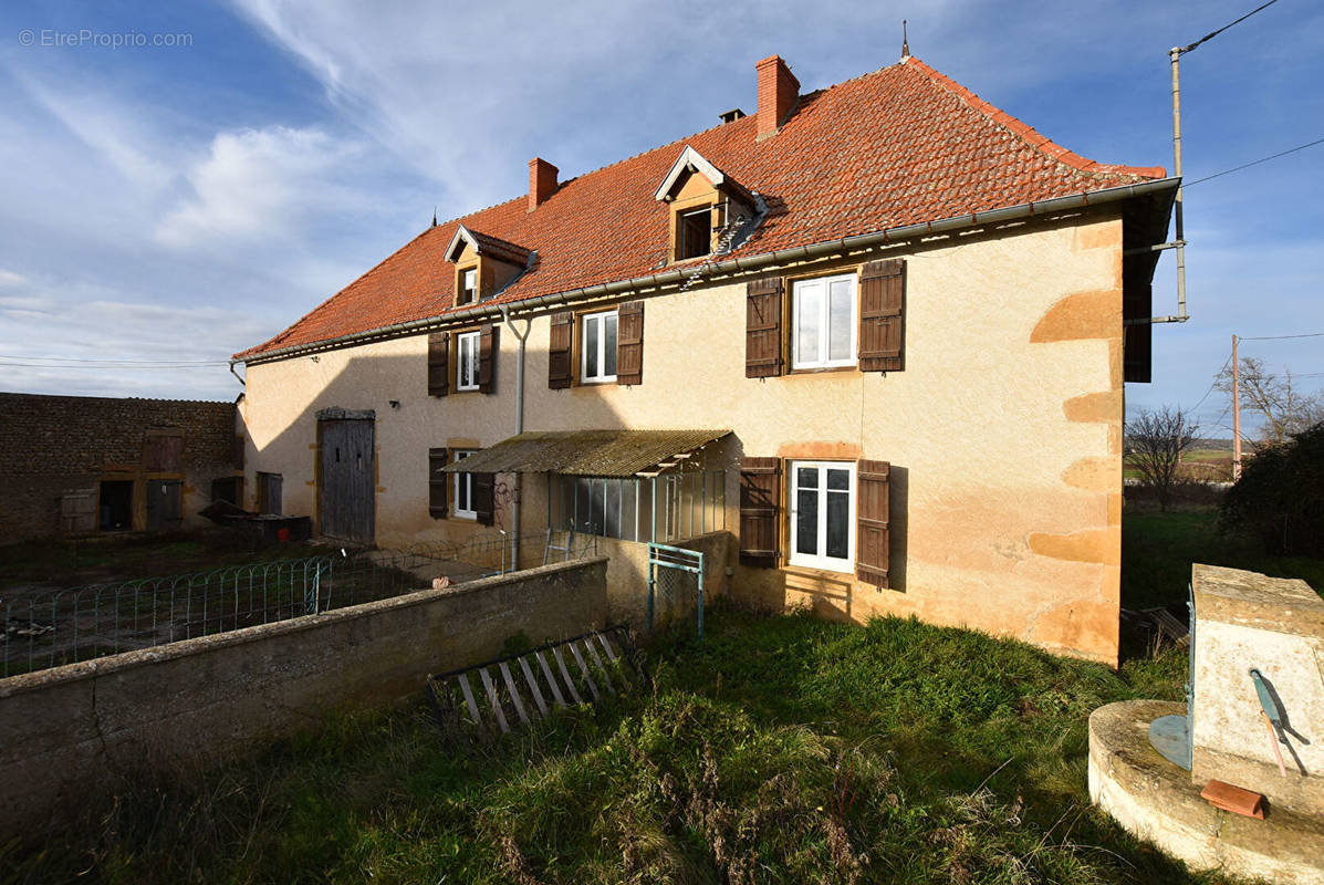 Maison à FLEURY-LA-MONTAGNE