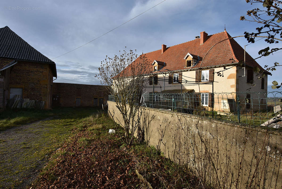 Maison à FLEURY-LA-MONTAGNE