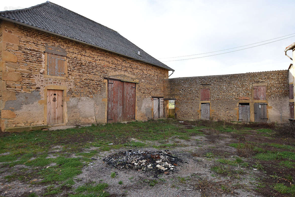 Maison à FLEURY-LA-MONTAGNE