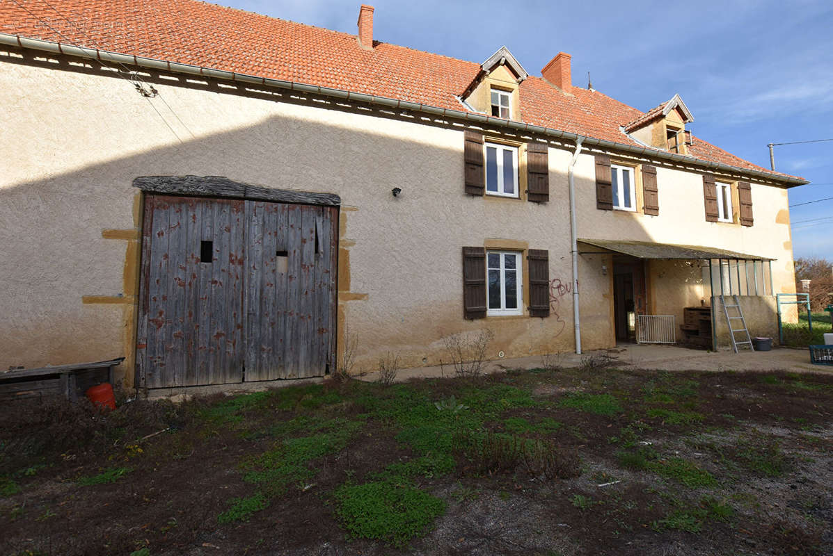 Maison à FLEURY-LA-MONTAGNE