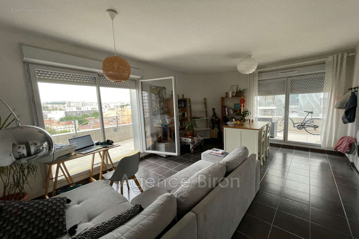 Appartement à MARSEILLE-3E