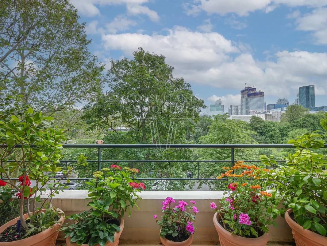 Appartement à NEUILLY-SUR-SEINE