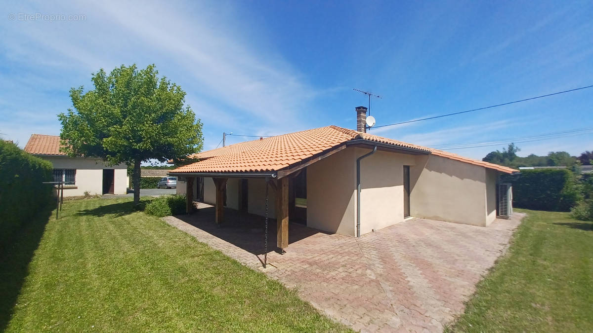 Maison à LA LANDE-DE-FRONSAC