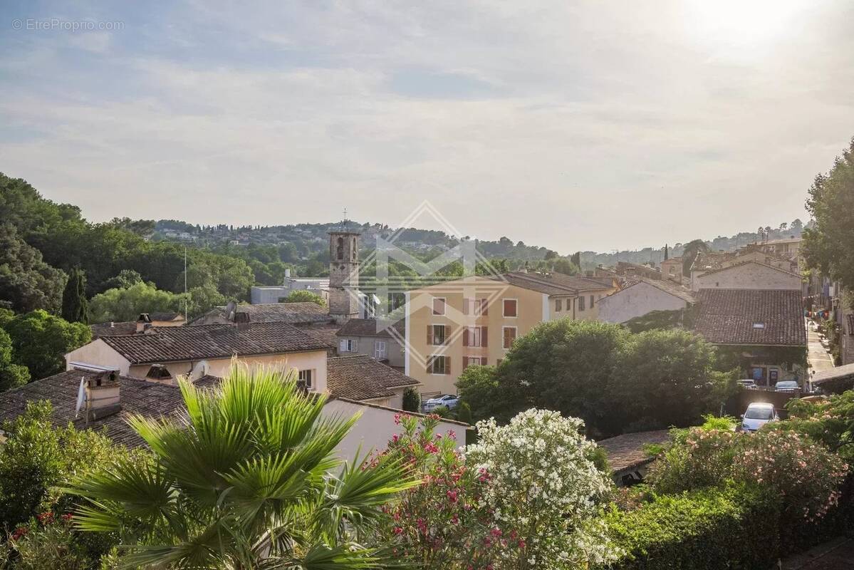 Maison à VALBONNE