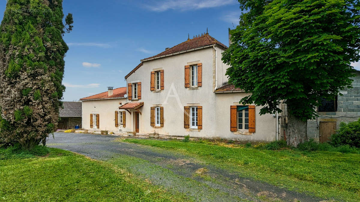 Maison à MONSEGUR