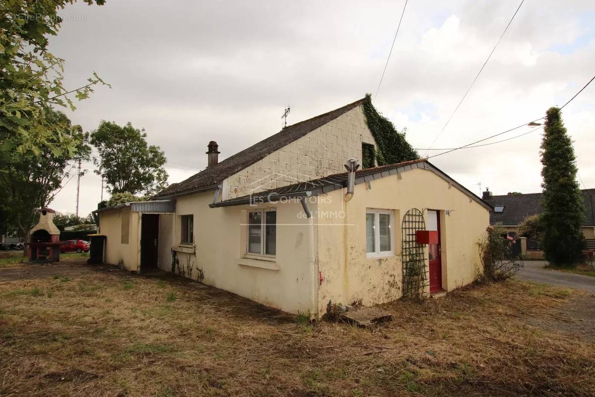 Maison à DONGES