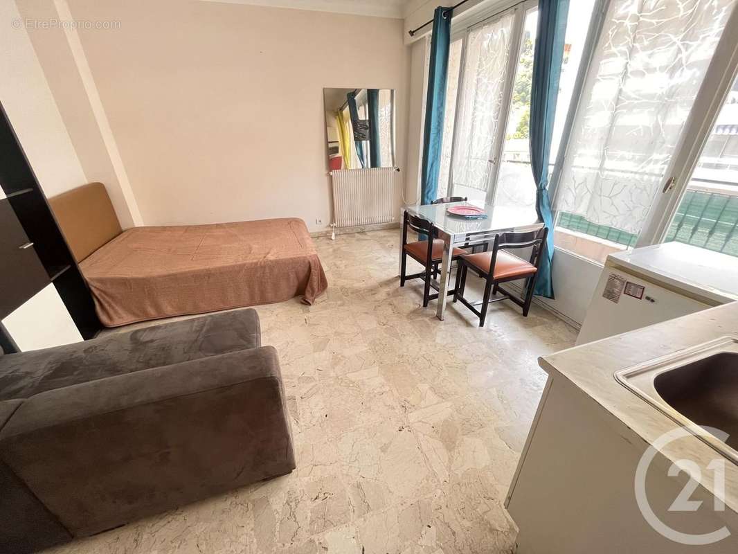 Appartement à ROQUEBRUNE-CAP-MARTIN