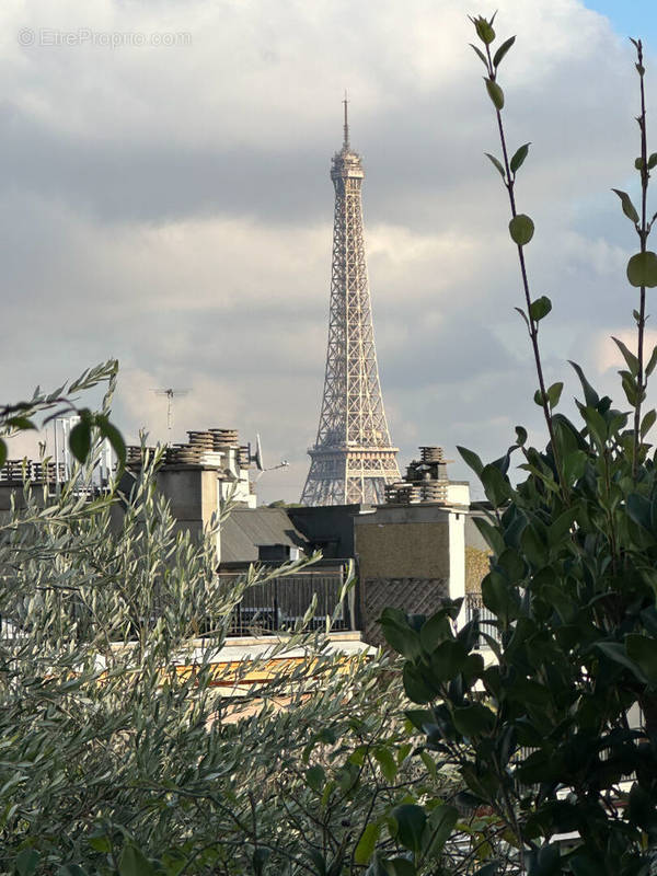 Appartement à PARIS-16E