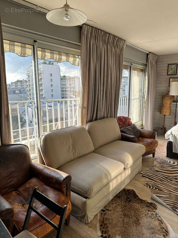 Appartement à PARIS-16E