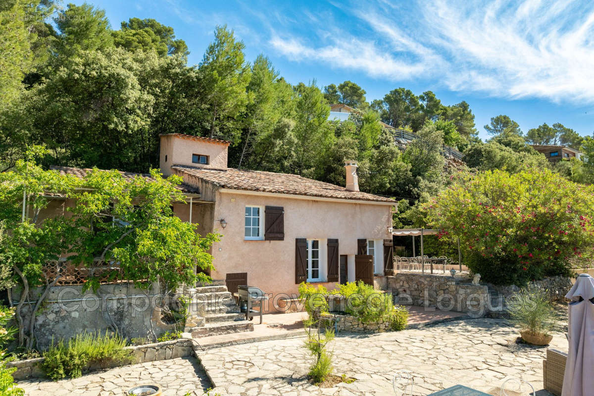 Maison à COTIGNAC