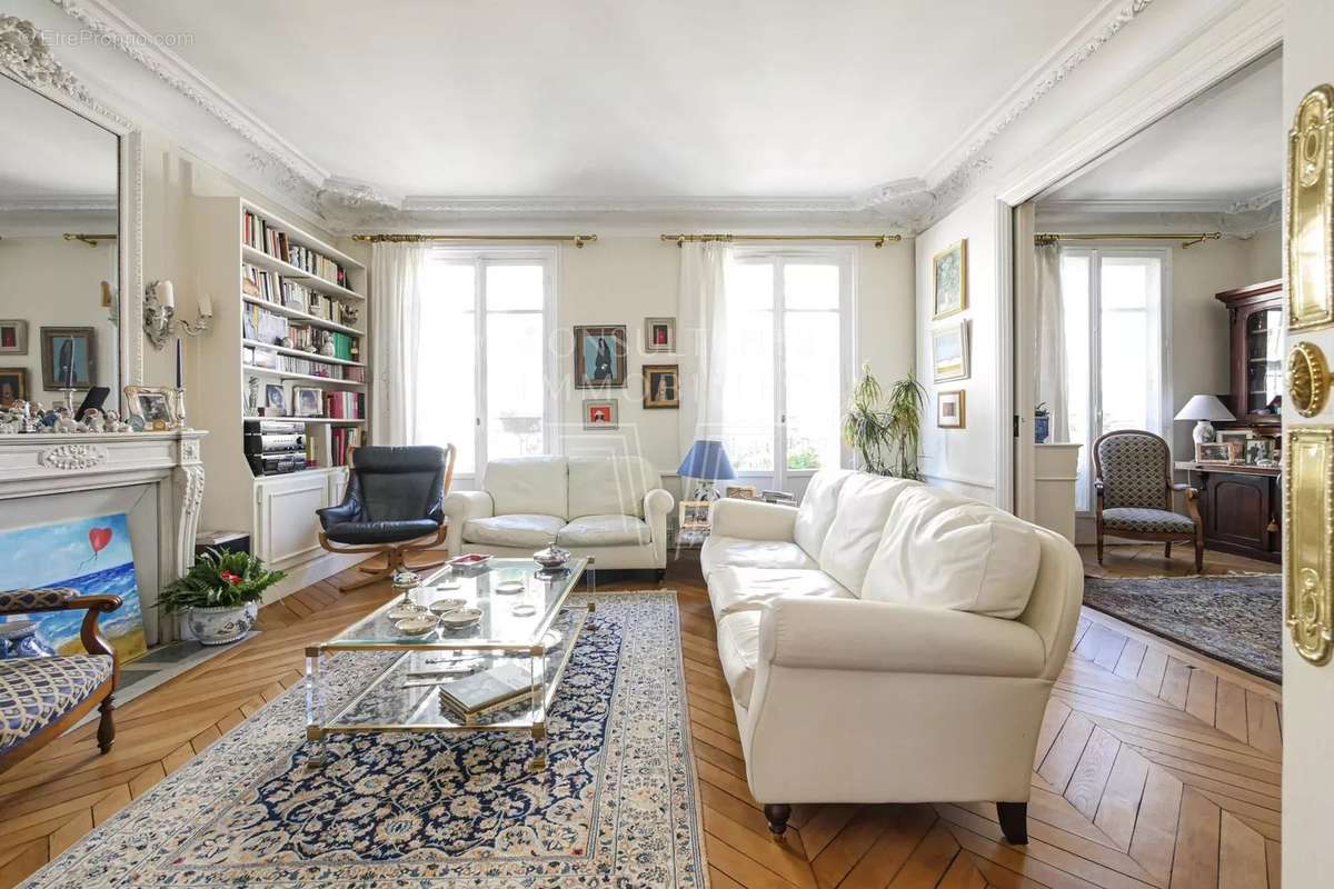 Appartement à NEUILLY-SUR-SEINE