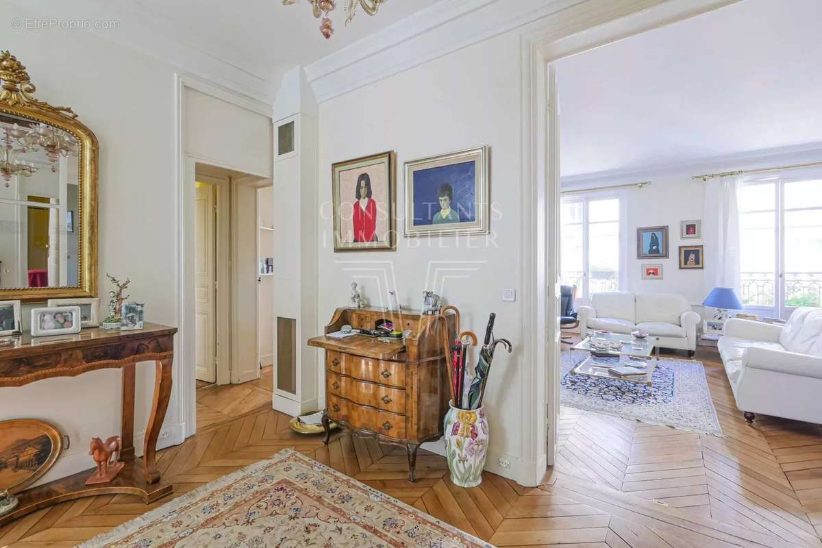 Appartement à NEUILLY-SUR-SEINE