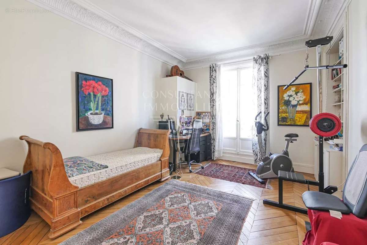 Appartement à NEUILLY-SUR-SEINE