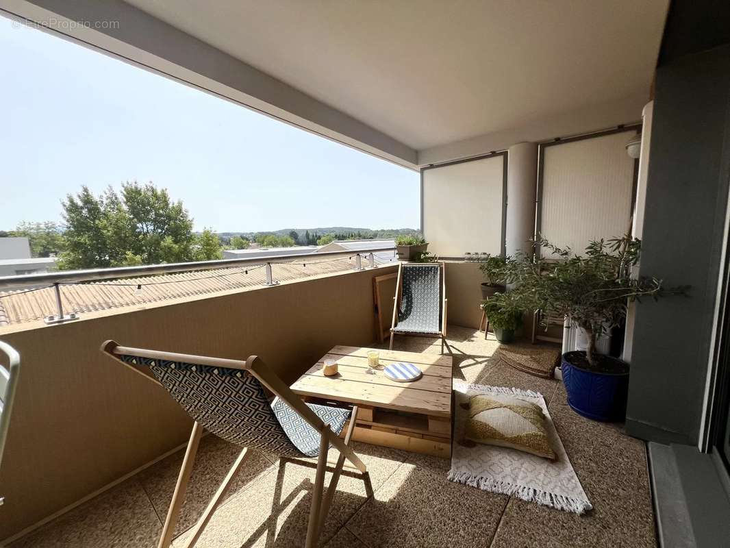 Appartement à VENELLES