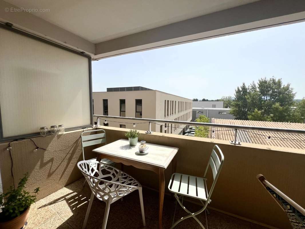 Appartement à VENELLES