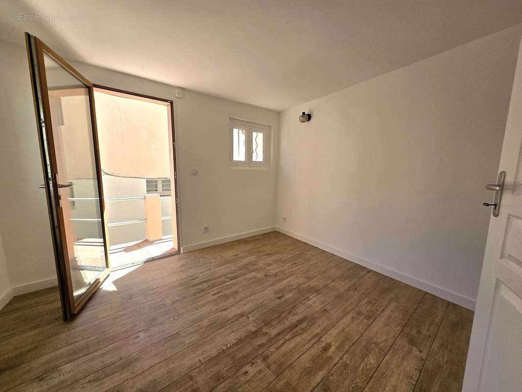 Appartement à BORMES-LES-MIMOSAS