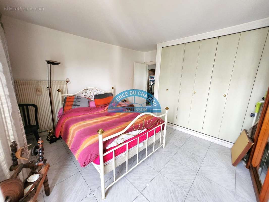 Appartement à CHENNEVIERES-SUR-MARNE