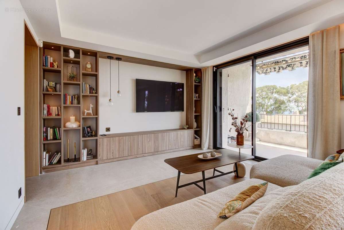 Appartement à VILLENEUVE-LOUBET