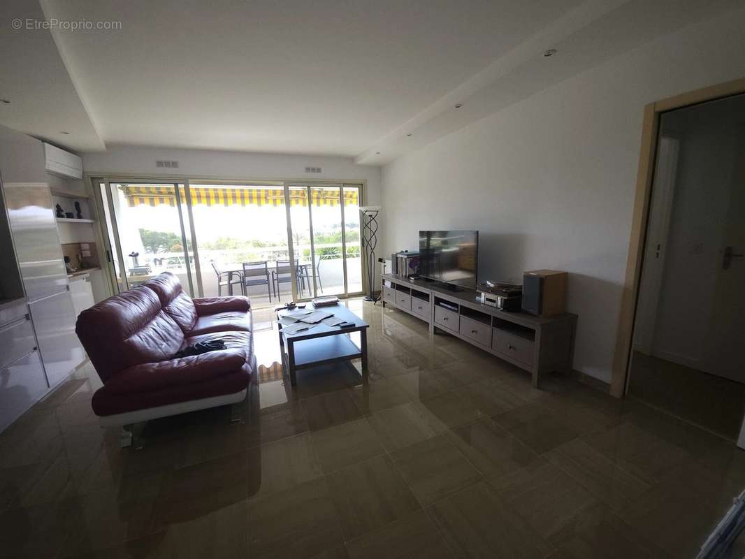 Appartement à VILLENEUVE-LOUBET