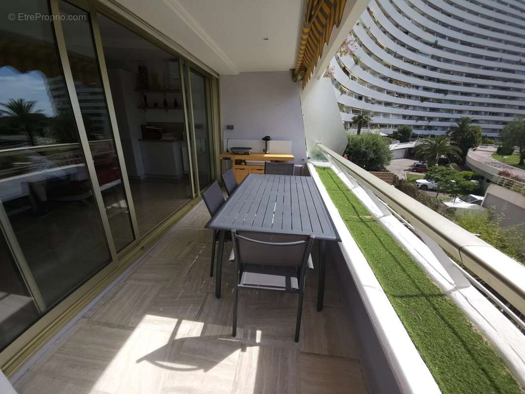 Appartement à VILLENEUVE-LOUBET