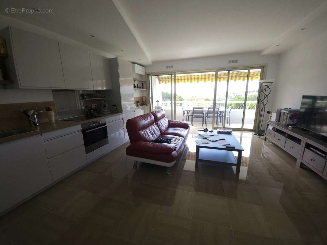 Appartement à VILLENEUVE-LOUBET