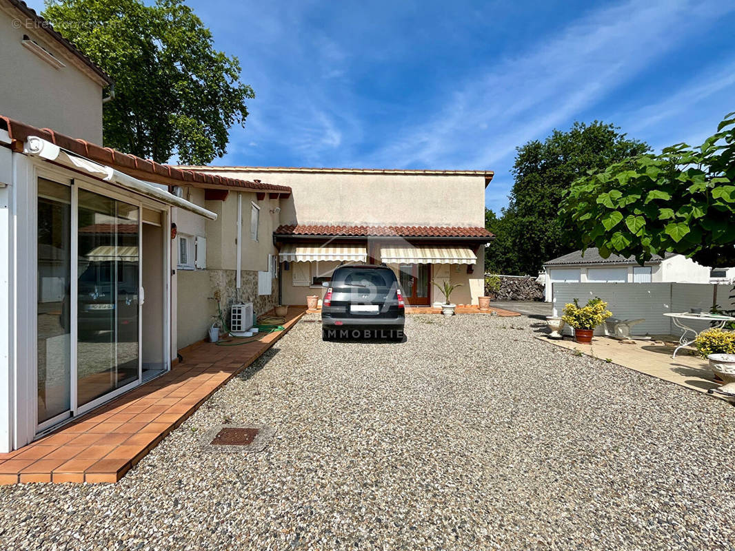 Maison à LAVARDAC